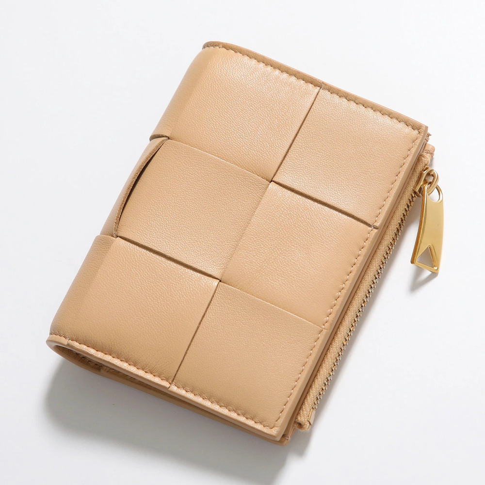 BOTTEGA VENETA Maxi Intrecciato Leather Bi fold Wallet